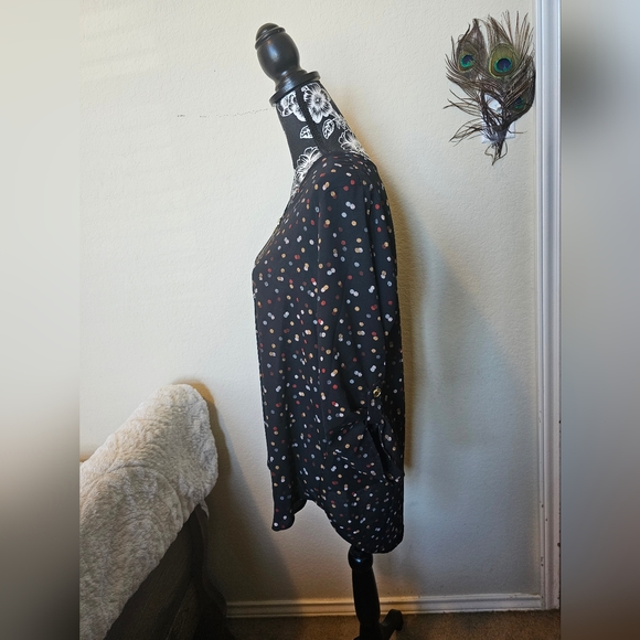 NWT Maurices polka dotted fall blouse ๐ w/ Zipper in front (Medium) ๐คโค๏ธ๐๐ค๐ค - Picture 6 of 16